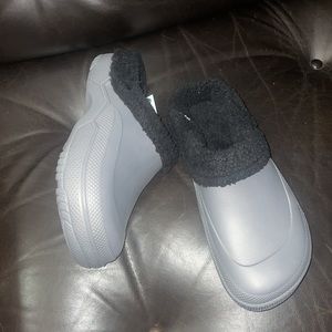 Crane fuzzy warm clogs grey and navy size 9/10